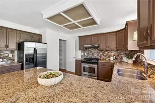 10807 Summitt Tree Ct, Charlotte, NC 28277 - Photo 11