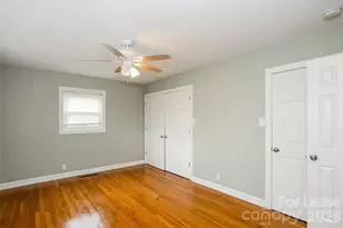 1102 Woods Dr, Statesville, NC 28677 - Photo 9