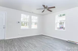 540 Broadway Ct, Statesville, NC 28677 - Photo 5