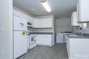 540 Broadway Ct, Statesville, NC 28677 - Photo 7