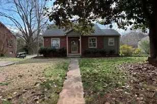 415 7th Ave Pl NW, Hickory, NC 28601 - Photo 1