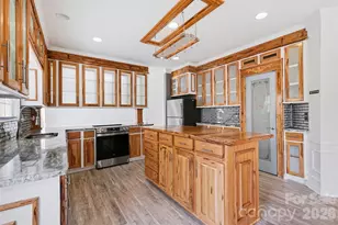 2529 Waters Vista Cir, Charlotte, NC 28213 - Photo 15