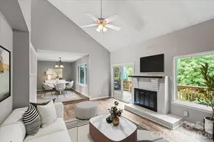 6610 Point Comfort Ln, Charlotte, NC 28226 - Photo 7