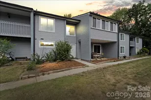 6610 Point Comfort Ln, Charlotte, NC 28226 - Photo 3