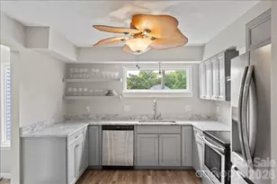 6610 Point Comfort Ln, Charlotte, NC 28226 - Photo 13