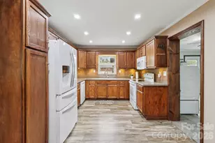 9202 Elgin Dr, Charlotte, NC 28214 - Photo 21