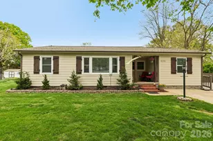 9202 Elgin Dr, Charlotte, NC 28214 - Photo 3