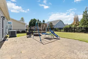 8830 Artesa Mill Ln, Charlotte, NC 28214 - Photo 37