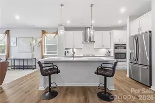 4011 Vis Pne Dr, Charlotte, NC 28215 - Photo 5