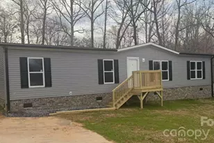 3007 Michelle Dr, Newton, NC 28658 - Photo 3