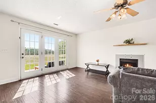 421 Glencroft Dr, Wingate, NC 28174 - Photo 5