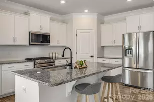 574 Fox Cove Rd, Hendersonville, NC 28792 - Photo 11