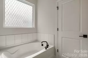 574 Fox Cove Rd, Hendersonville, NC 28792 - Photo 27