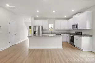 6614 Fairford Dr, Charlotte, NC 28215 - Photo 5