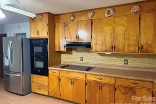 44 Tuttle Rd, Hendersonville, NC 28792 - Photo 11