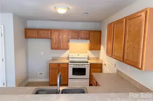 3461 E Fairmeadow Dr, Lancaster, SC 29720 - Photo 7