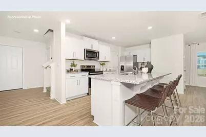 2098 10th Street SE, Hickory, NC 28601 - Photo 3