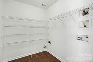 911 Swearngan Ridge Ct, Charlotte, NC 28216 - Photo 5