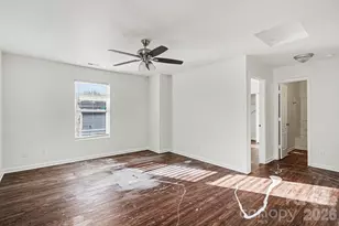 911 Swearngan Ridge Ct, Charlotte, NC 28216 - Photo 9