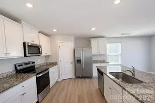 1408 Nia Rd, Charlotte, NC 28215 - Photo 9