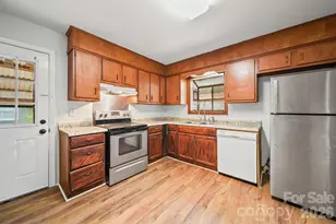 5833 Amity Pl, Charlotte, NC 28212 - Photo 3