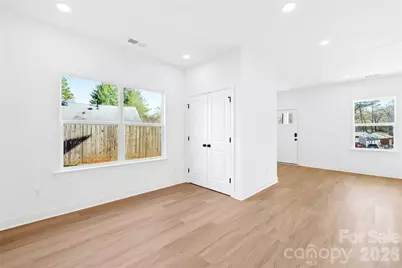 6900 Barrington Drive, Charlotte, NC 28215 - Photo 7