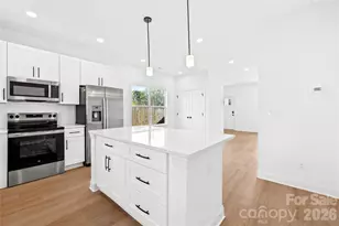 6900 Barrington Dr, Charlotte, NC 28215 - Photo 13