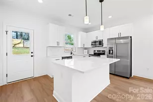 6900 Barrington Dr, Charlotte, NC 28215 - Photo 11