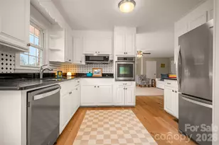 820 E Brookwood Dr, Landrum, SC 29356 - Photo 13