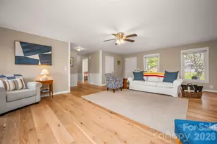 820 E Brookwood Dr, Landrum, SC 29356 - Photo 9