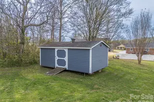 820 E Brookwood Dr, Landrum, SC 29356 - Photo 29