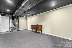 1270 Berra Pl, Hickory, NC 28602 - Photo 29