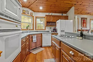 32 Keller St, Waynesville, NC 28786 - Photo 11