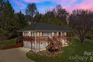 32 Keller St, Waynesville, NC 28786 - Photo 3