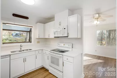 3113 Primrose Drive, Hendersonville, NC 28792 - Photo 11