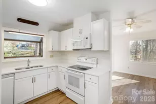 3113 Primrose Dr, Hendersonville, NC 28792 - Photo 11