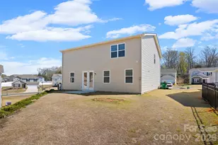 7024 Maple Run Cir, Charlotte, NC 28215 - Photo 41