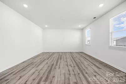 7024 Maple Run Circle, Charlotte, NC 28215 - Photo 17