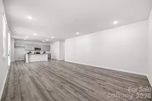 7024 Maple Run Cir, Charlotte, NC 28215 - Photo 19