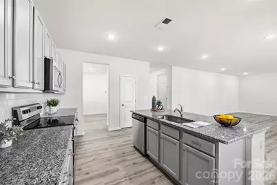 7024 Maple Run Circle, Charlotte, NC 28215 - Photo 13