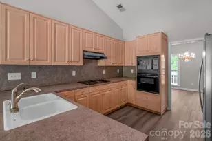 10713 Ridge Acres Rd, Charlotte, NC 28214 - Photo 11