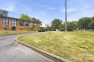 201 S Hoskins Rd, Charlotte, NC 28208 - Photo 25