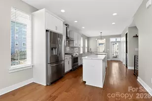 2322 Elizabeth Ml Pl, Charlotte, NC 28208 - Photo 7