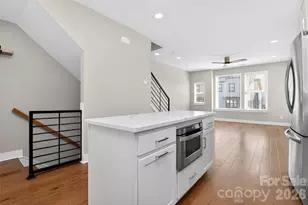 2322 Elizabeth Ml Pl, Charlotte, NC 28208 - Photo 11