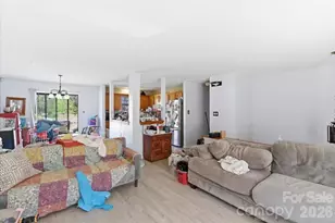 6112 Coltswood Ct, Charlotte, NC 28211 - Photo 3