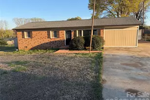 2205 Brookneal Dr, Gastonia, NC 28054 - Photo 5