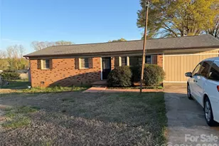 2205 Brookneal Dr, Gastonia, NC 28054 - Photo 3