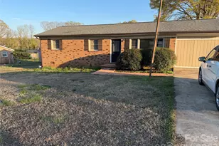 2205 Brookneal Dr, Gastonia, NC 28054 - Photo 3