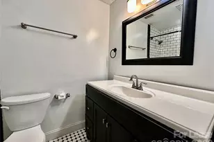 229 N Poplar St, Charlotte, NC 28202 - Photo 13