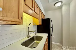 229 N Poplar St, Charlotte, NC 28202 - Photo 7